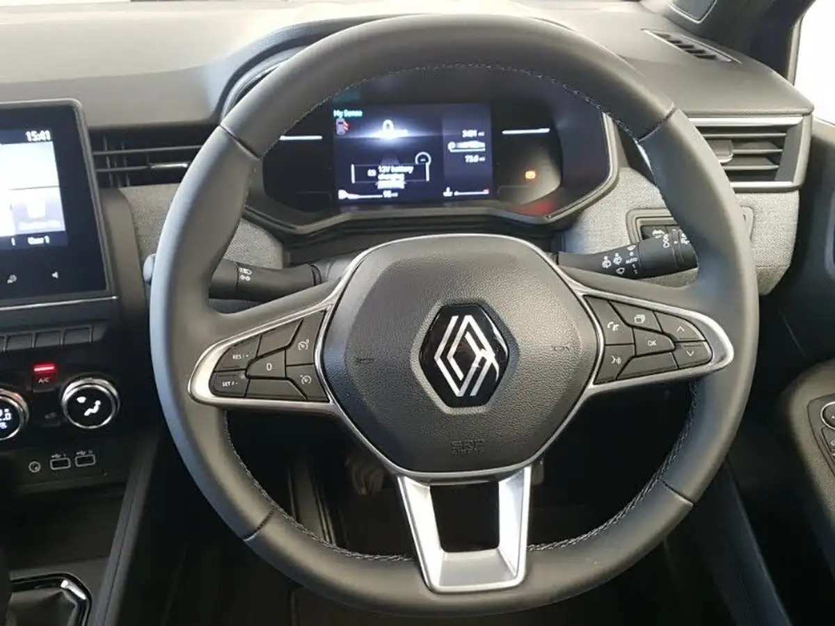 2024-renault-clio-10-tce-techno-big-9