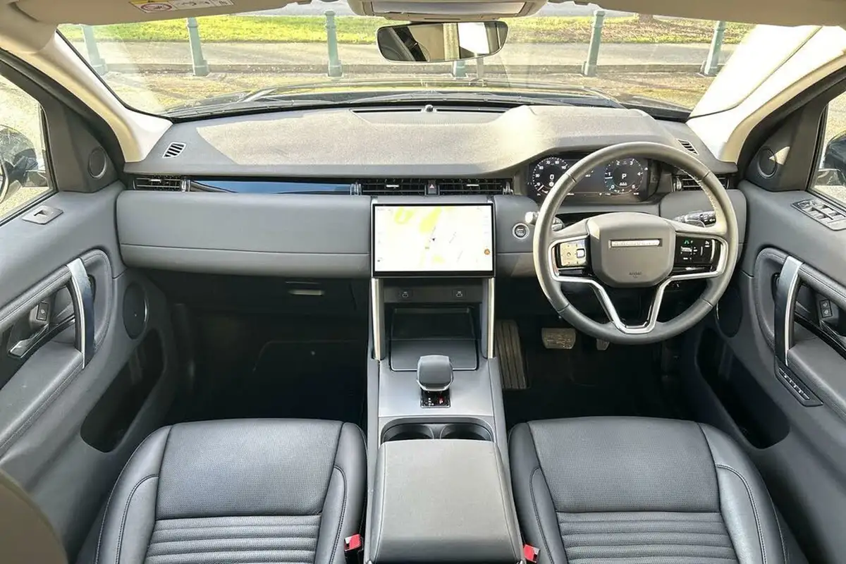 2024-land-rover-discovery-sport-20-d200-s-big-2