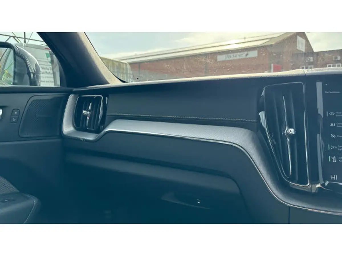 2020-volvo-xc60-20td-b4-r-design-pro-awd-big-66
