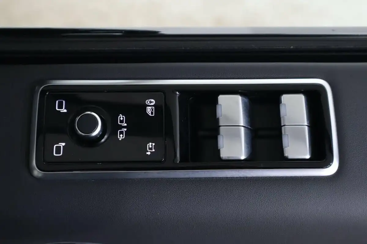 2022-land-rover-range-rover-sport-20-p400e-hse-dynamic-big-24