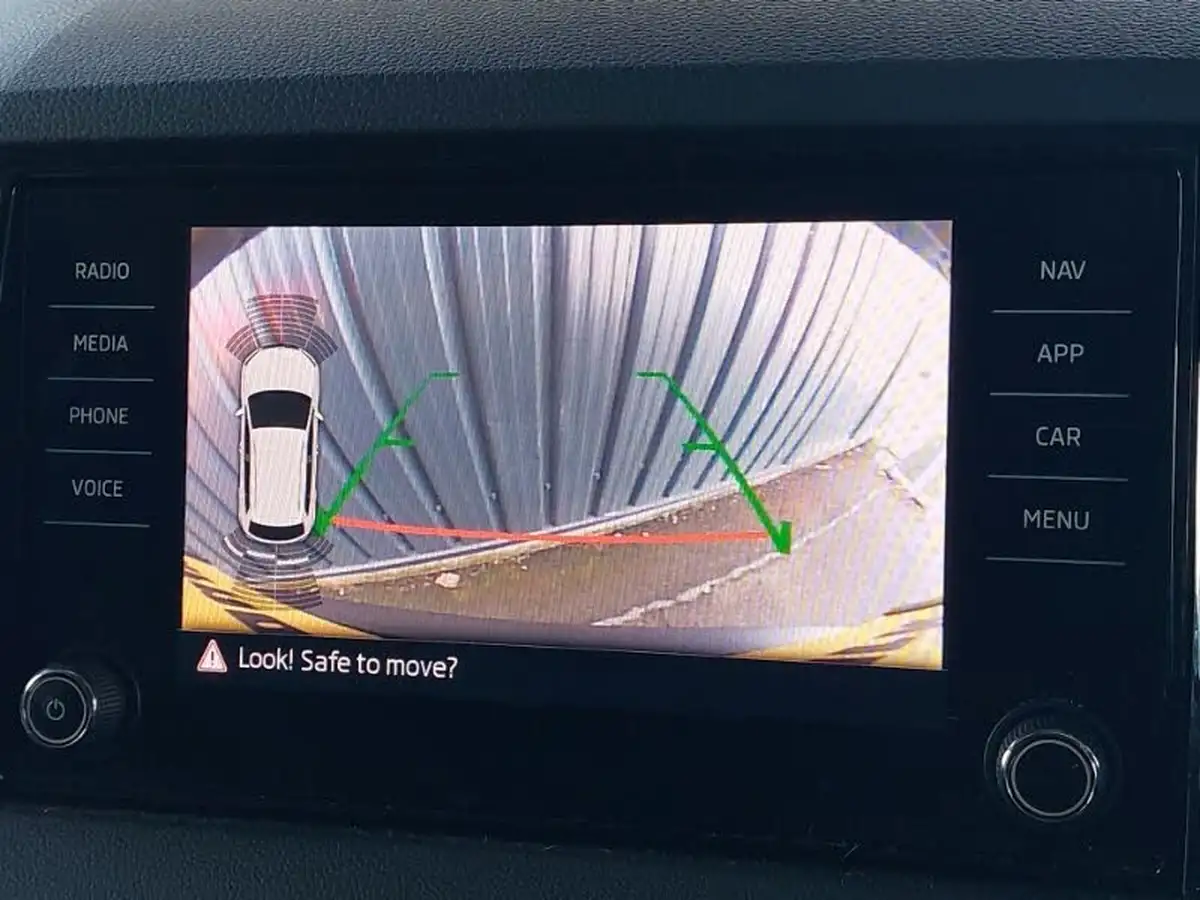 2019-skoda-karoq-15-tsi-se-l-dsg-big-18