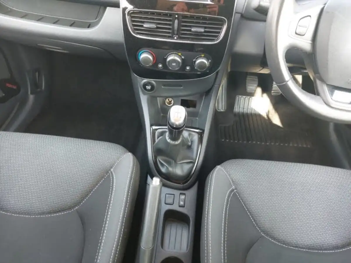 2016-renault-clio-15dci-dynamique-nav-ss-big-10