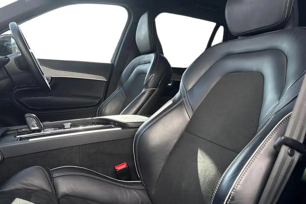2022-volvo-xc90-20td-b5-r-design-big-9