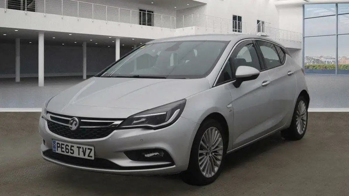 2015-vauxhall-astra-16cdti-elite-nav-136ps-hatchback-auto-big-1
