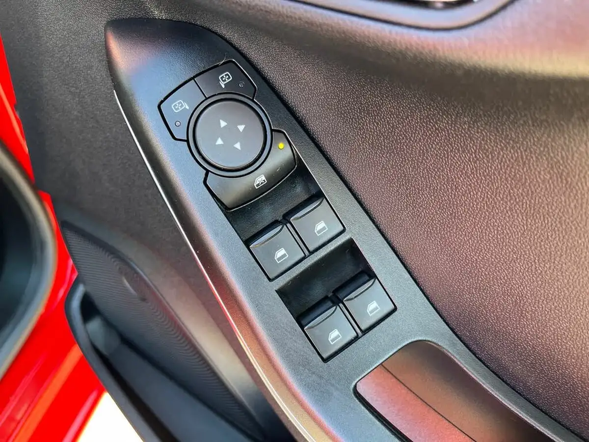 2023-ford-fiesta-10t-titanium-125ps-hybrid-mhev-big-18