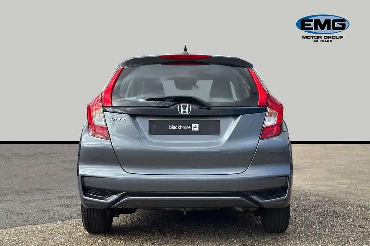 2019-honda-jazz-13-i-vtec-se-navi-cvt-big-4