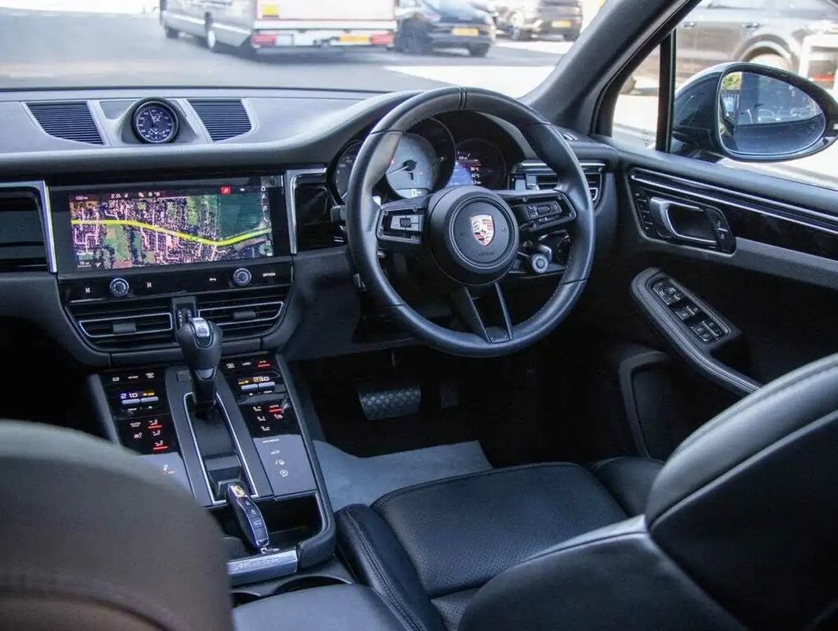 2023-porsche-macan-29-v6-s-big-30