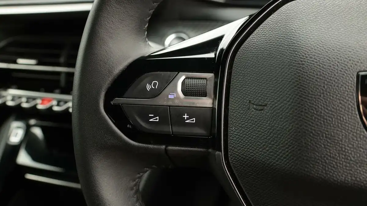 2024-peugeot-2008-suv-12-puretech-allure-130ps-big-23