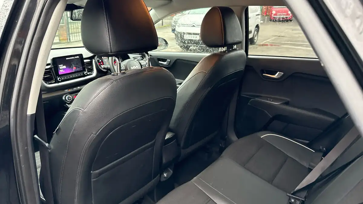 2023-kia-stonic-10-t-gdi-gt-line-s-98bhp-dct-big-13