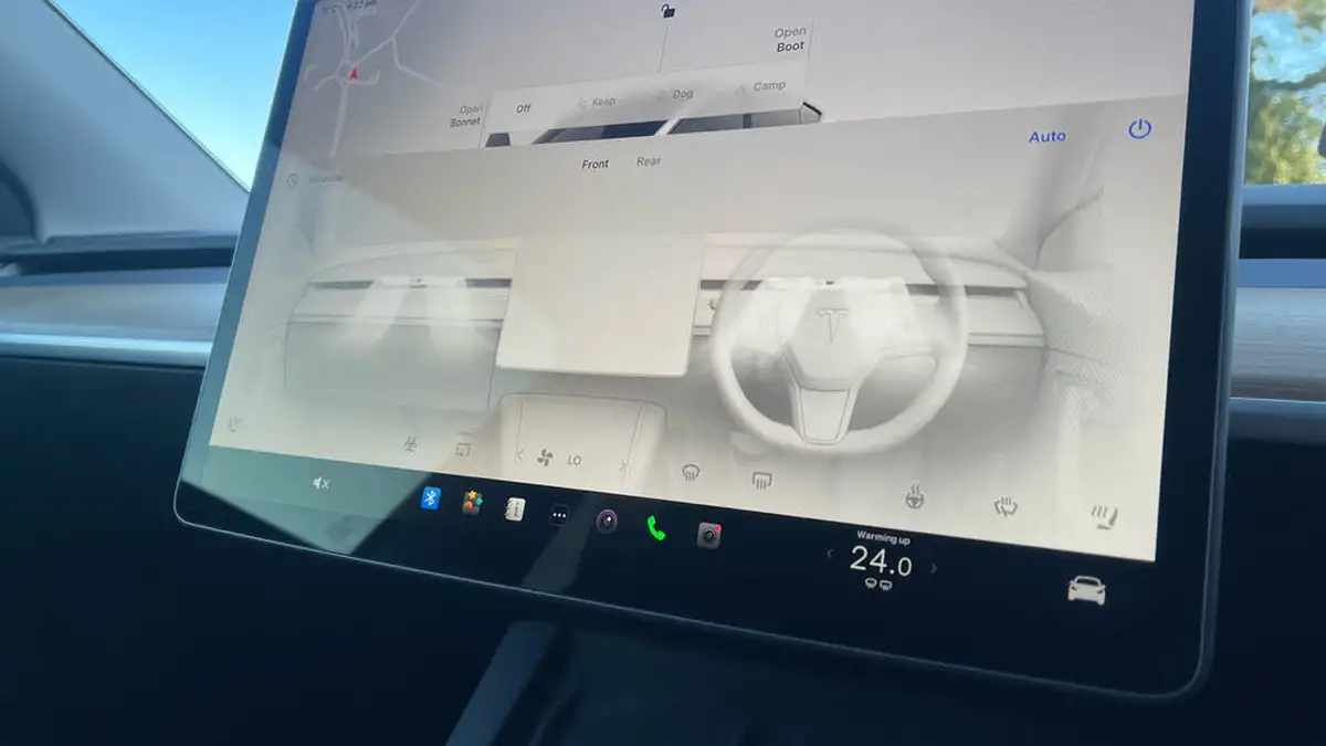 2022-tesla-model-y-e-long-range-big-25