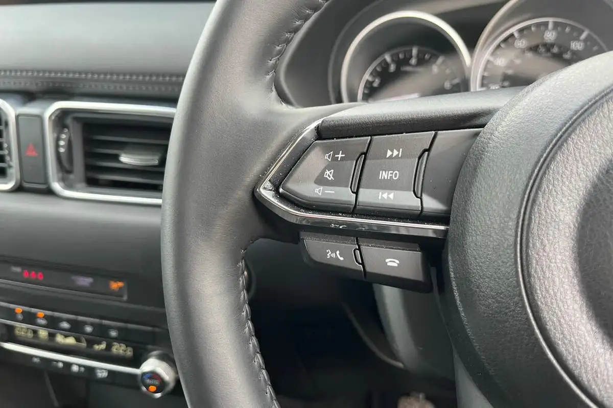 2024-mazda-cx-5-20-centre-line-big-21