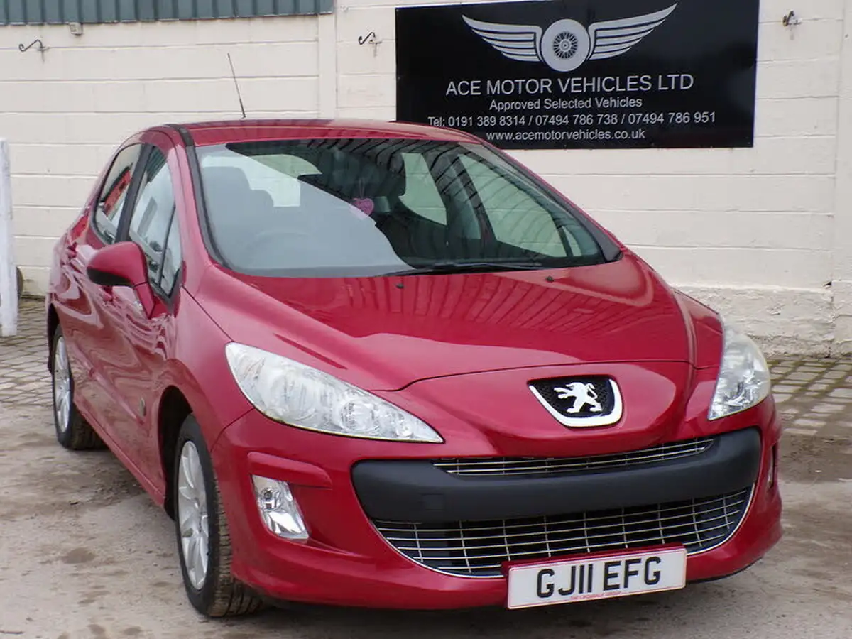 2011-peugeot-308-16td-envy-big-1