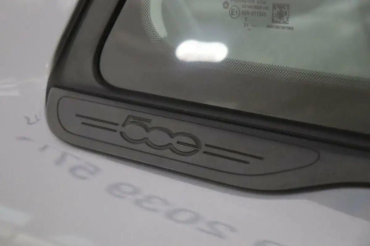2021-fiat-500-e-icon-big-16