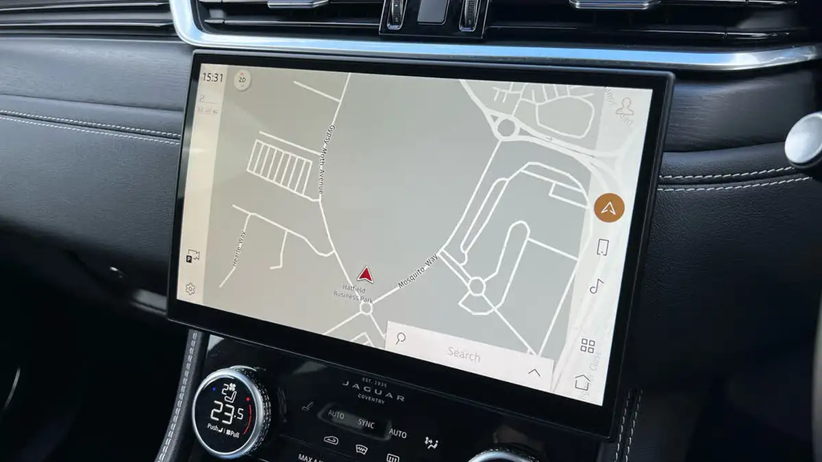 2023-jaguar-f-pace-20-p250-r-dynamic-hse-black-big-10