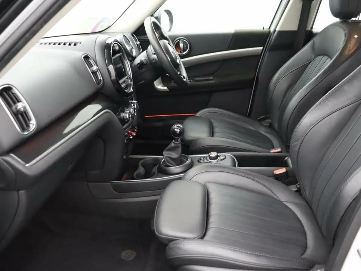 2020-mini-countryman-15-cooper-exclusive-big-29