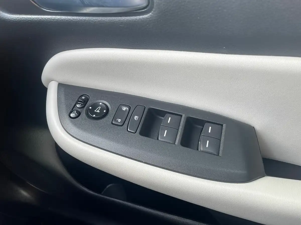 2021-honda-jazz-15-i-mmd-ex-107ps-big-24