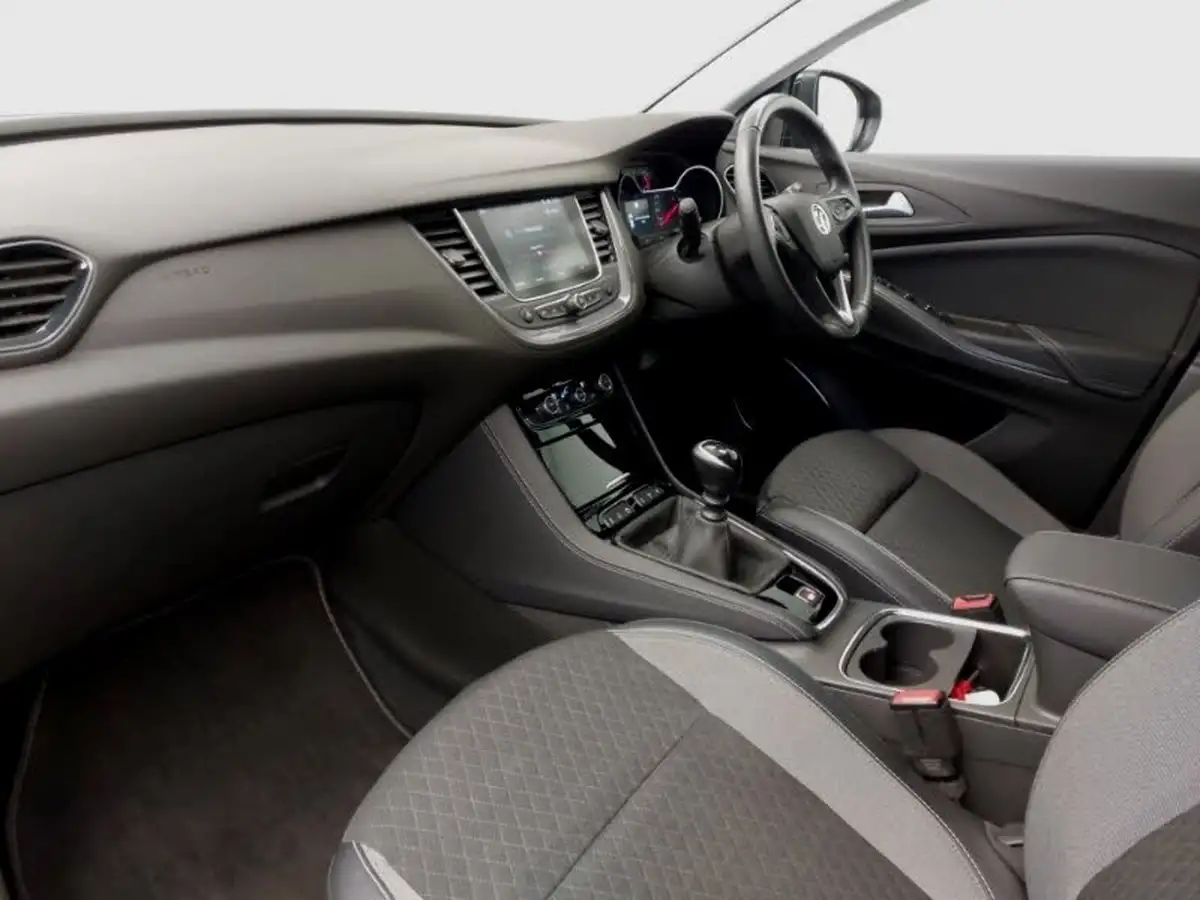 2021-vauxhall-grandland-x-12-griffin-big-4