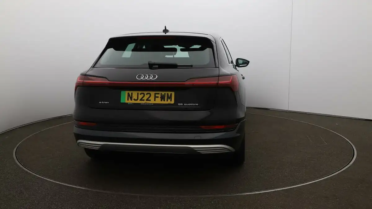 2022-audi-e-tron-55e-technik-station-wagon-big-49