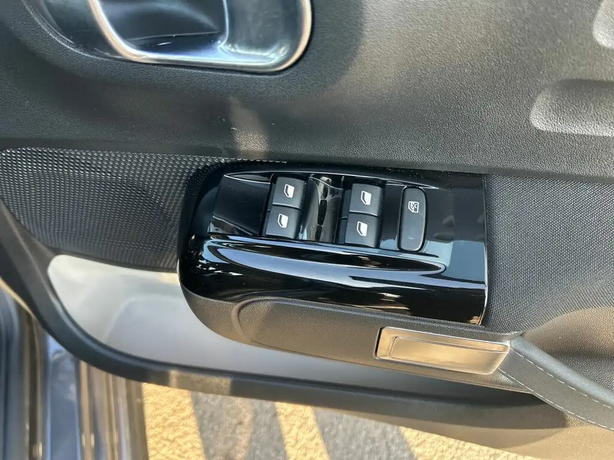 2020-citroen-c3-12-puretech-flair-83ps-big-17