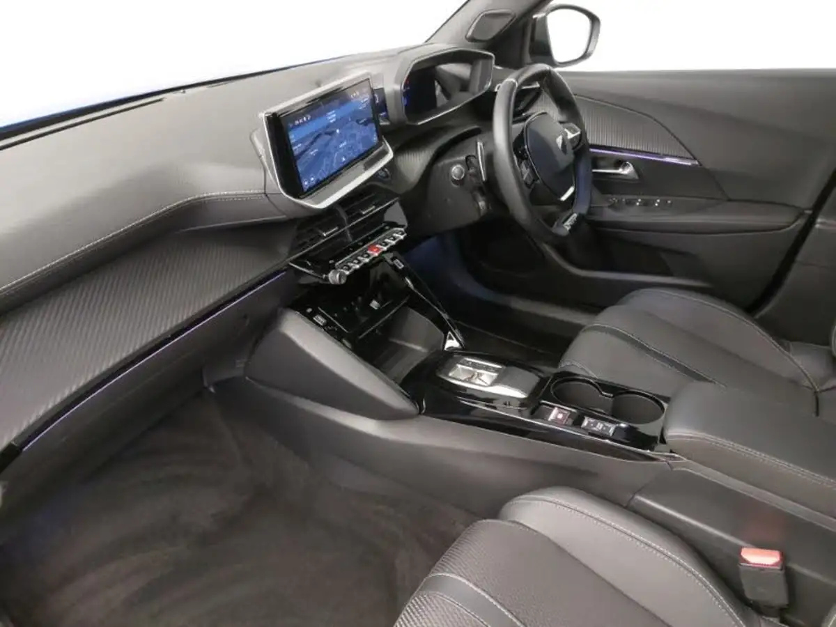 2024-peugeot-2008-suv-12-puretech-gt-130ps-eat8-big-4