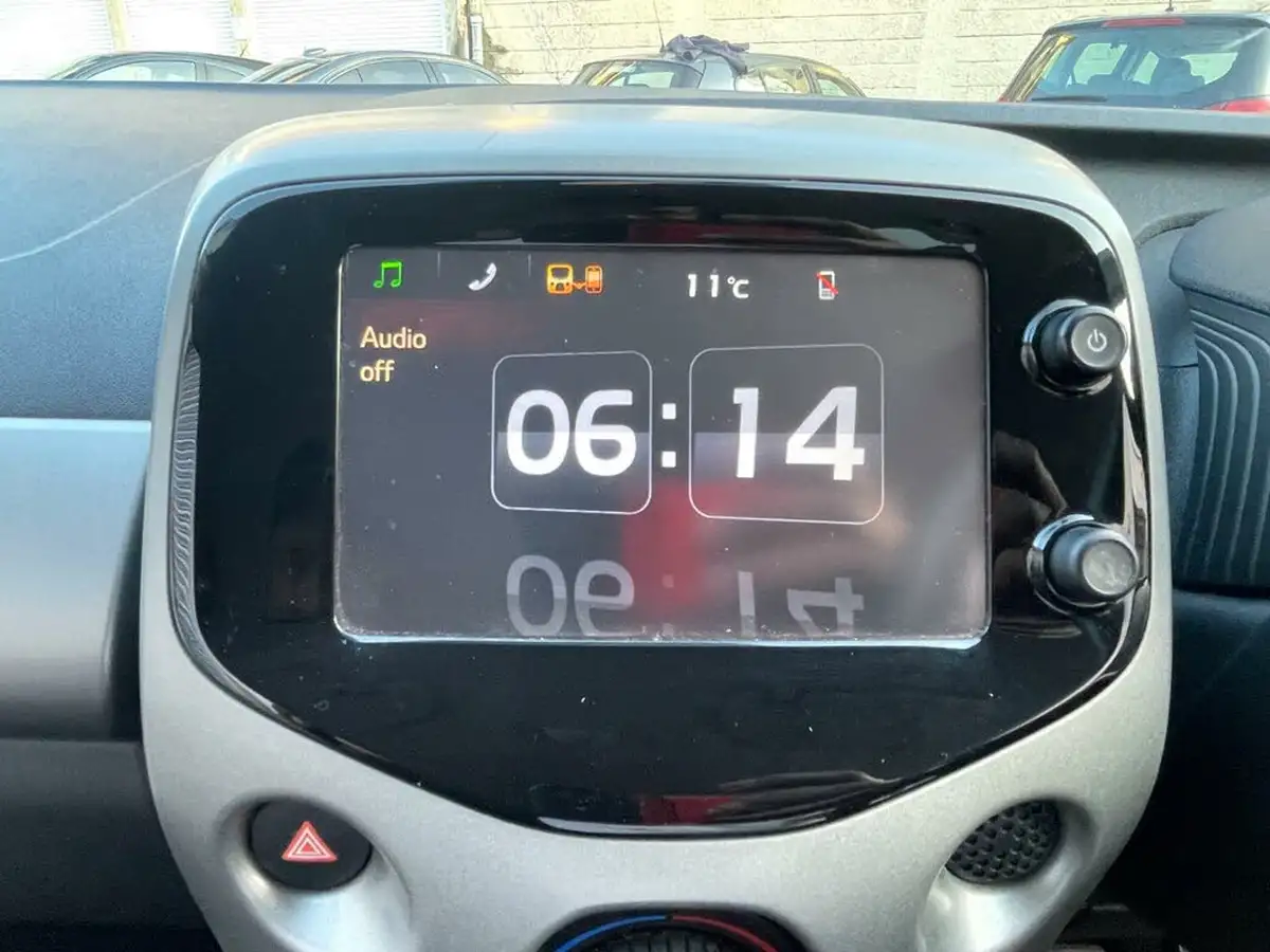 2016-citroen-c1-10-vti-feel-3d-big-24