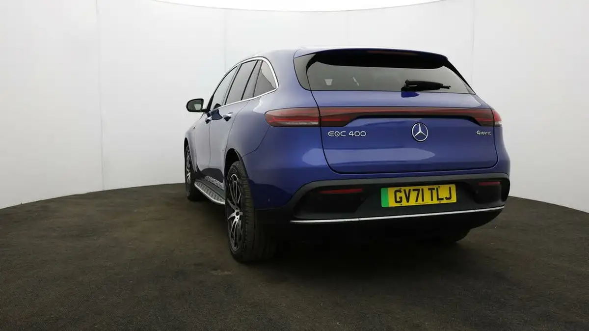 2022-mercedes-benz-eqc-e-eqc-400-amg-line-big-25