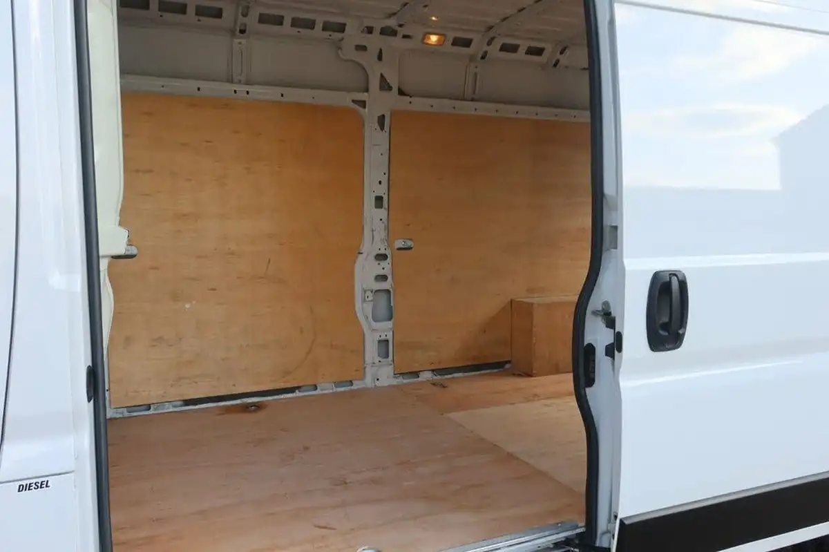 2022-peugeot-boxer-22-bluehdi-professional-435-l4-h2-big-9
