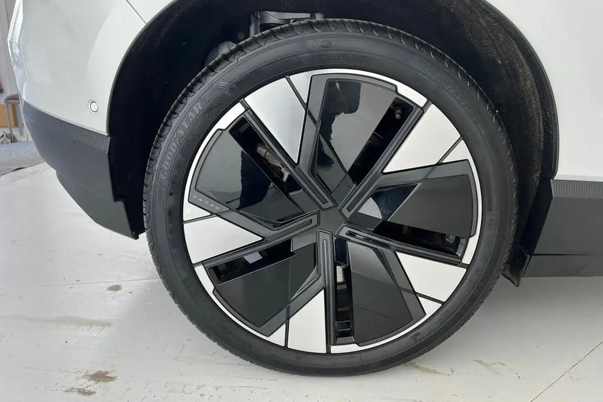 2024-volvo-ex30-e-twin-ultra-big-28
