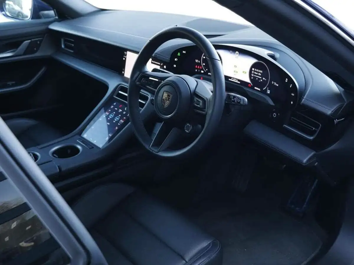 2024-porsche-taycan-e-4-cross-turismo-435ps-big-9