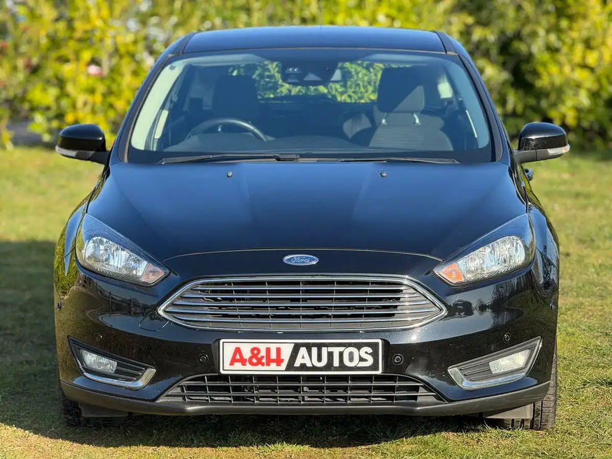 2015-ford-focus-10-titanium-t-125ps-hatchback-big-3