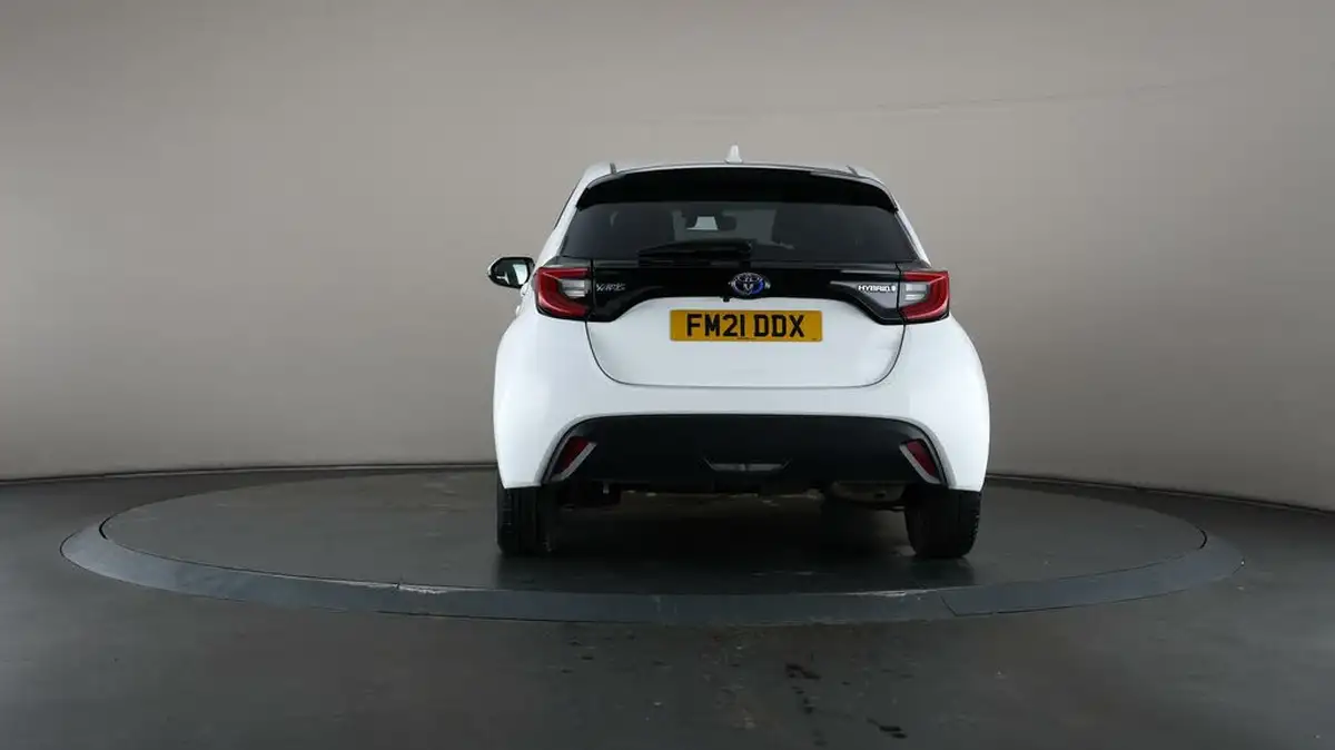 2021-toyota-yaris-15-vvt-i-design-big-31