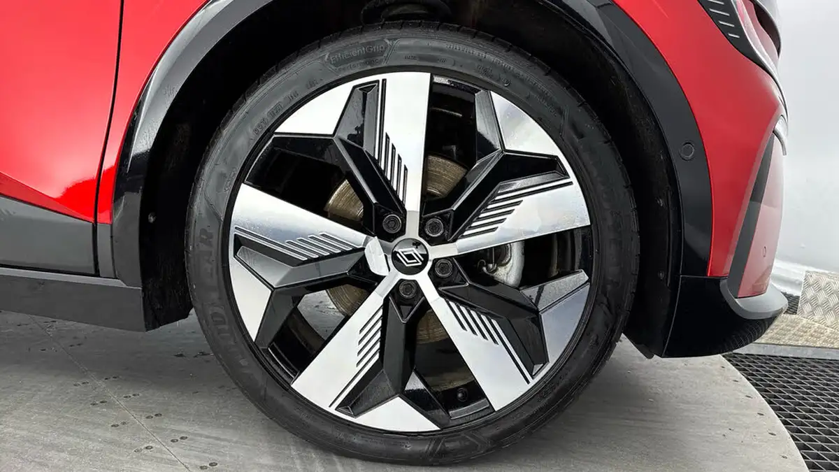 2023-renault-megane-e-tech-e-techno-big-23