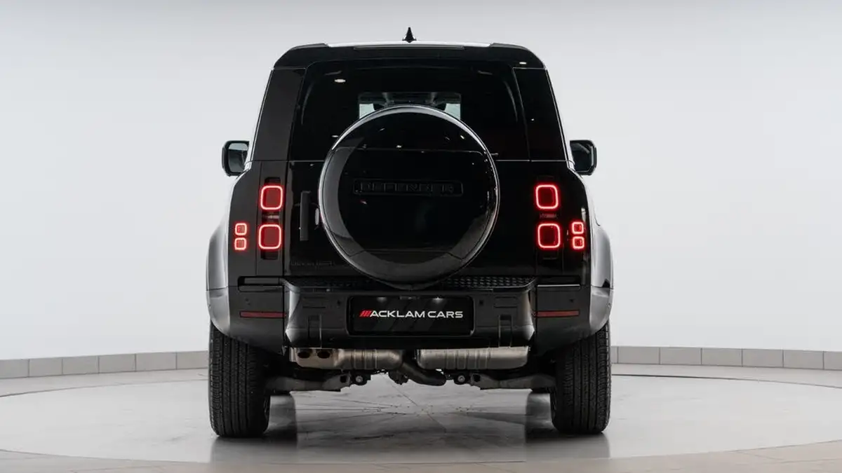 2024-land-rover-90-defender-30-d250-hard-top-standard-90-big-3