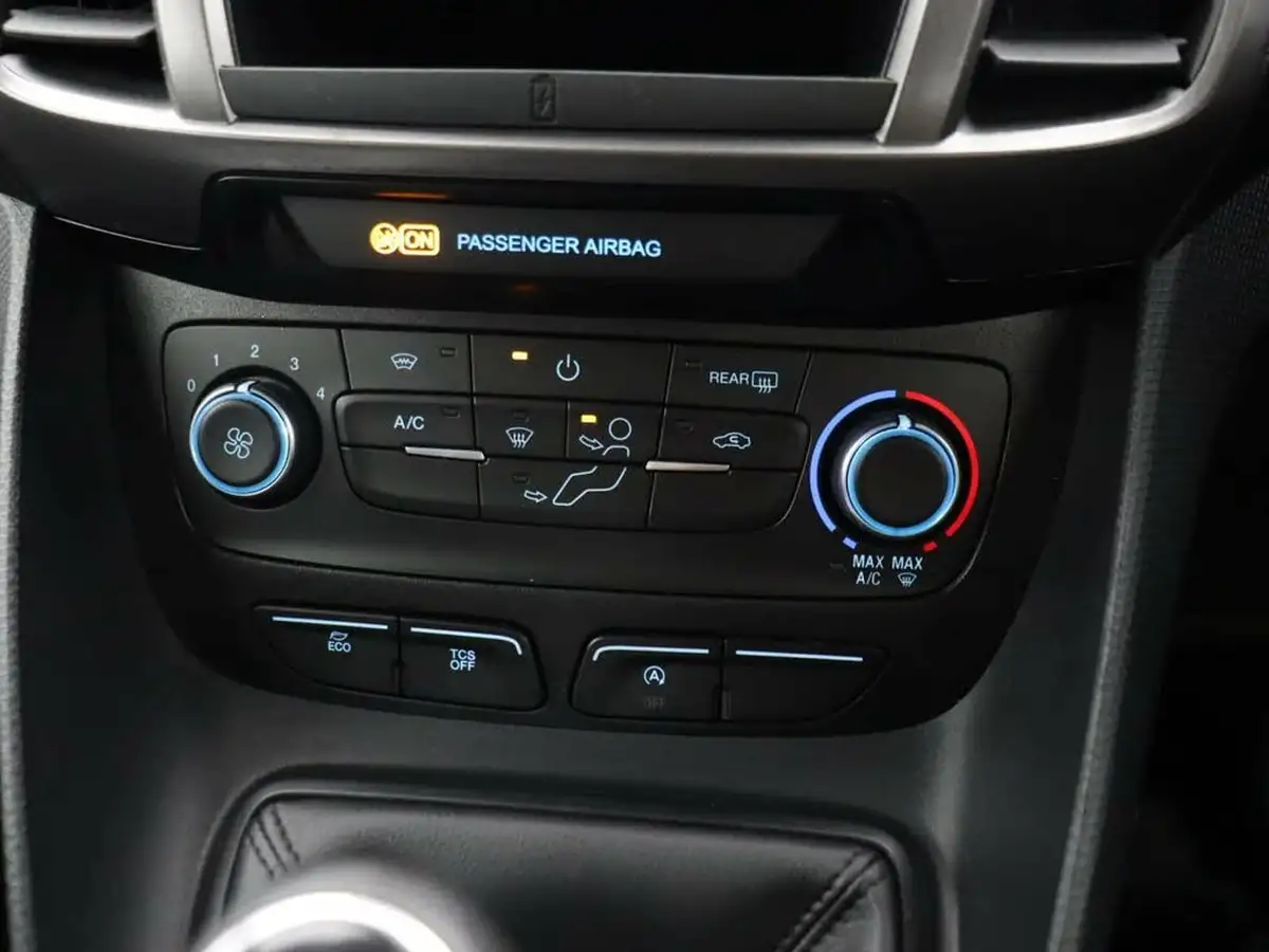 2020-ford-tourneo-connect-15-zetec-120ps-1499cc-big-17