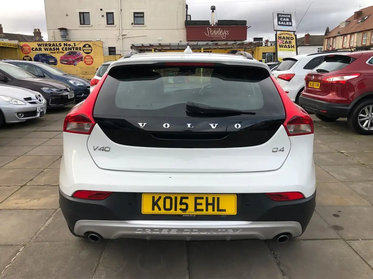 2015-volvo-v40-20td-d4-cross-country-lux-geartronic-big-5