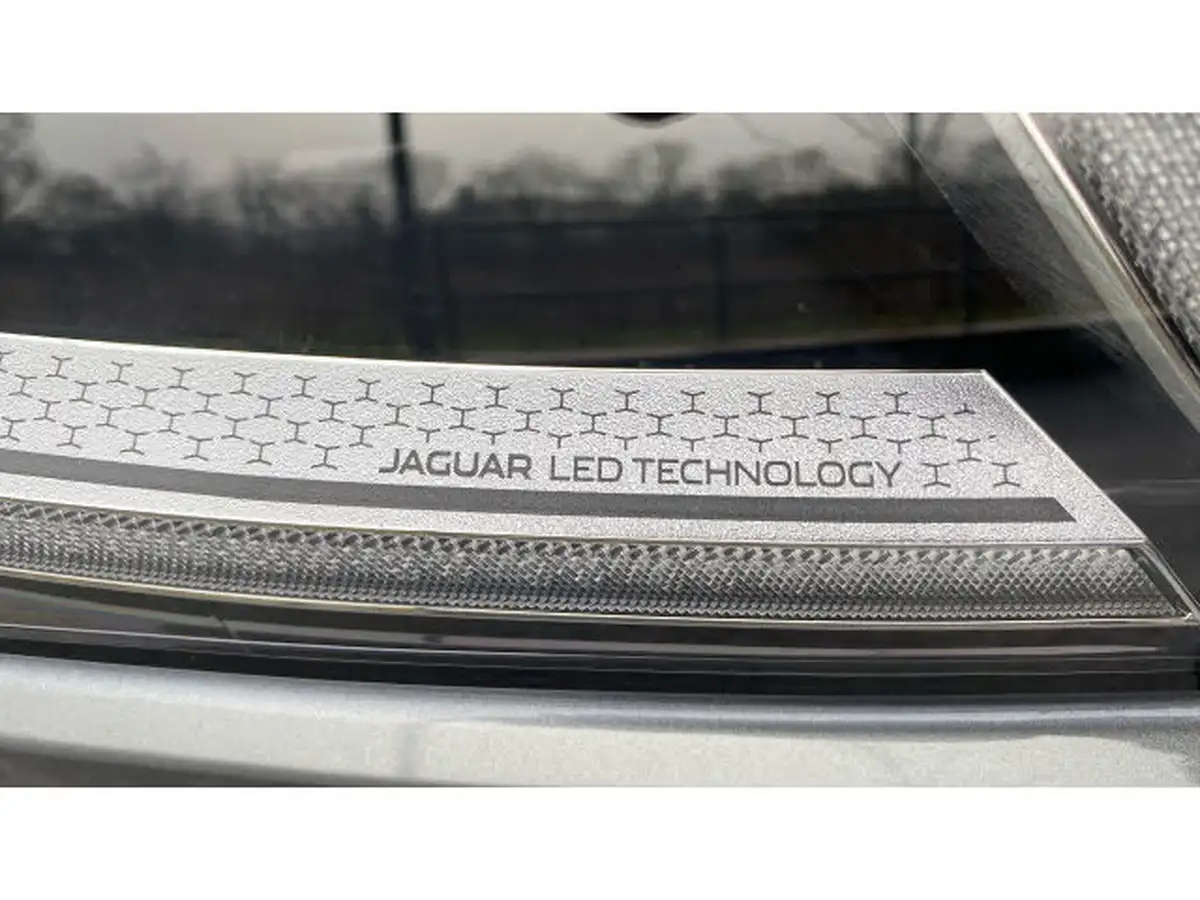 2022-jaguar-f-pace-20-d200-r-dynamic-hse-big-37