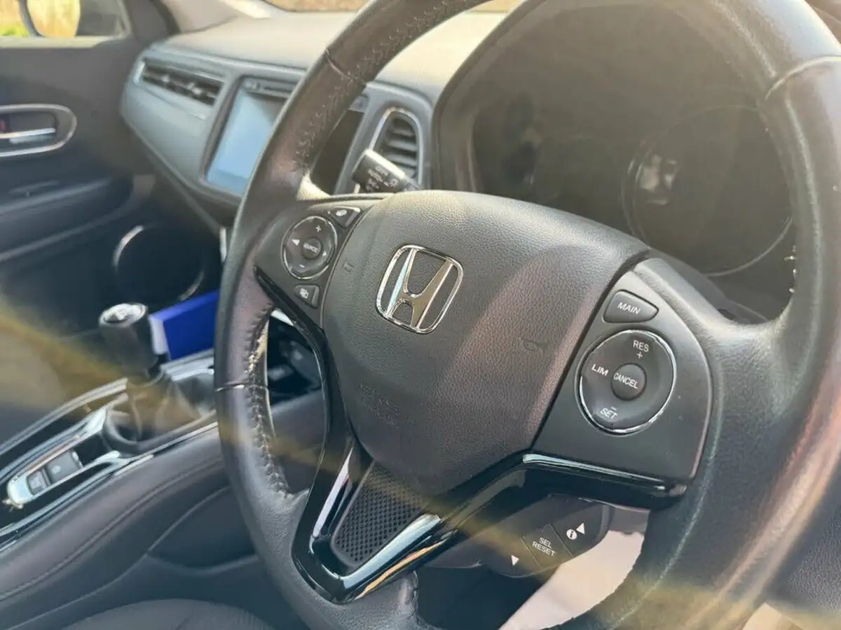 2015-honda-hr-v-15-i-vtec-se-big-21