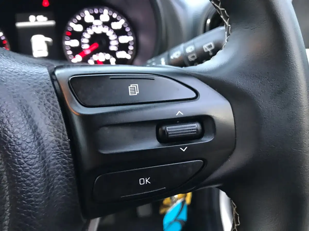 2024-kia-picanto-10-2-66bhp-big-18