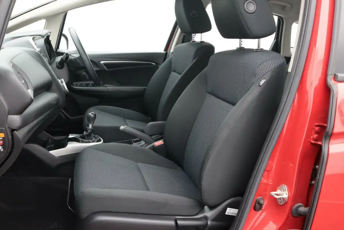 2019-honda-jazz-13-i-vtec-se-big-14