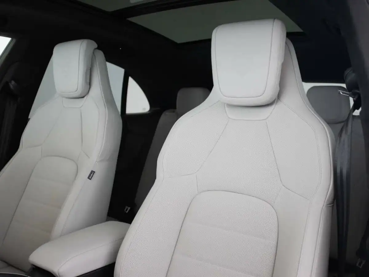 2024-porsche-macan-e-turbo-electric-big-40