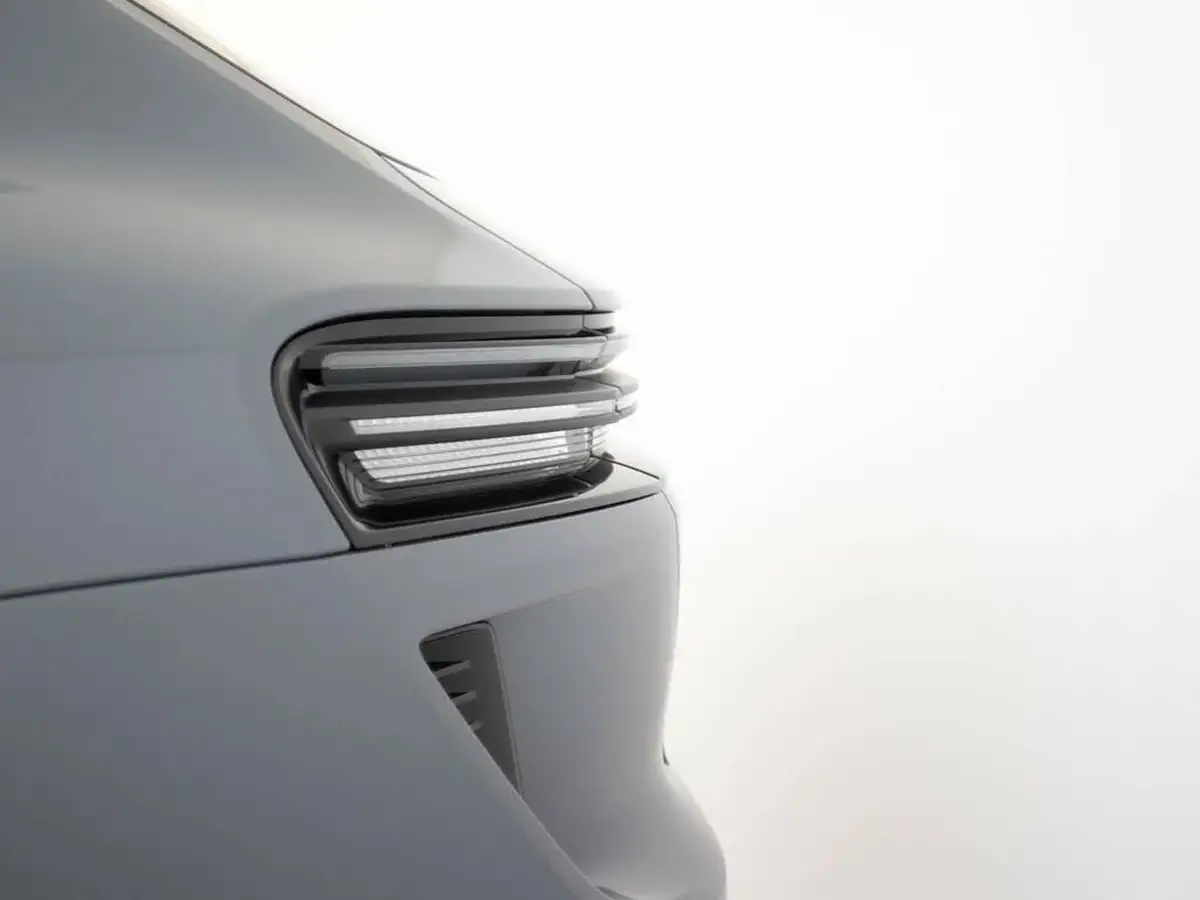 2024-porsche-macan-e-turbo-electric-big-16