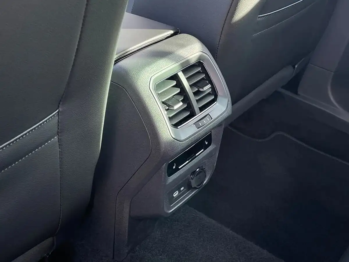 2024-seat-tarraco-15-ecotsi-fr-sport-big-35
