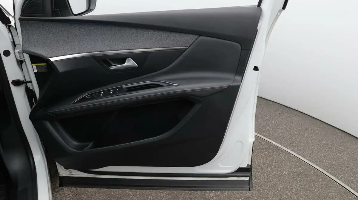 2020-peugeot-3008-suv-12-puretech-gt-line-eat8-big-15