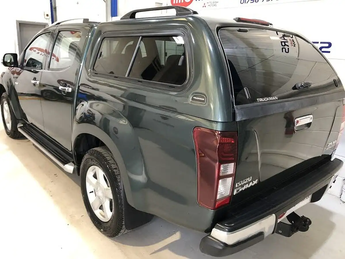 2015-isuzu-d-max-25td-yukon-double-pickup-big-4