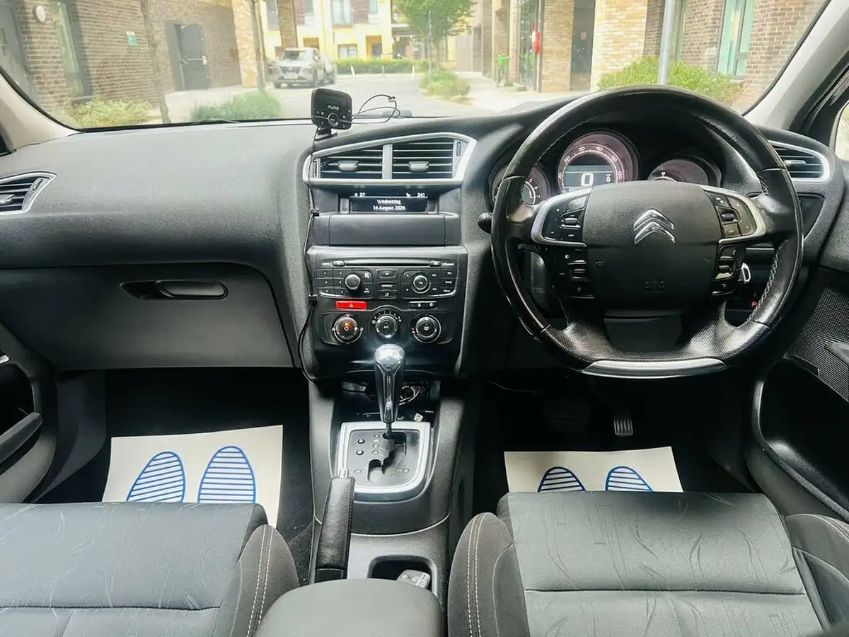 2012-citroen-c4-16-vtr-auto-big-23