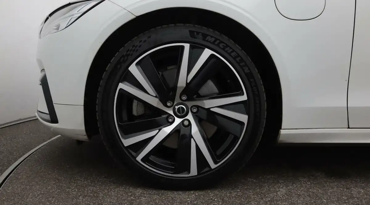 2021-volvo-v90-20-t6-r-design-350bhp-big-18