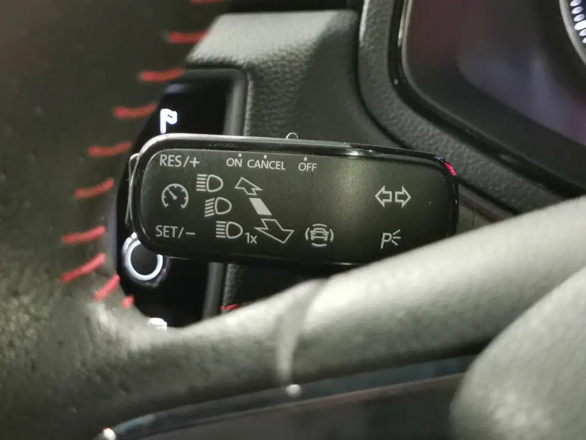 2019-seat-ibiza-10-mpi-fr-big-17