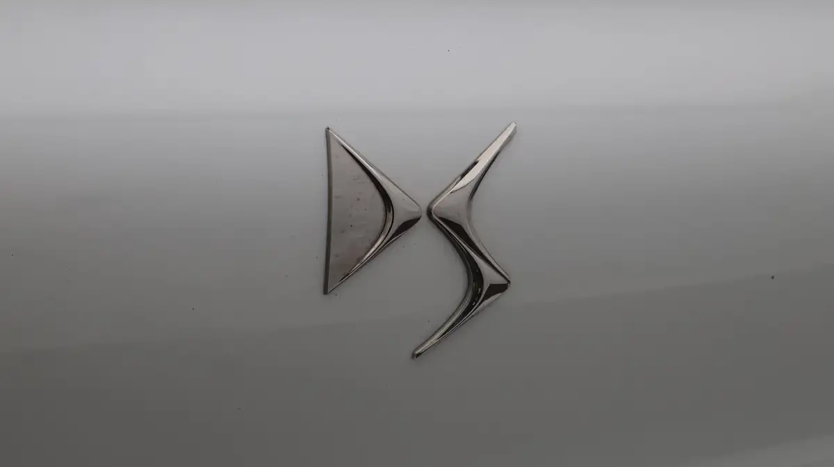2022-ds-ds-3-crossback-12-puretech-rivoli-130ps-big-20
