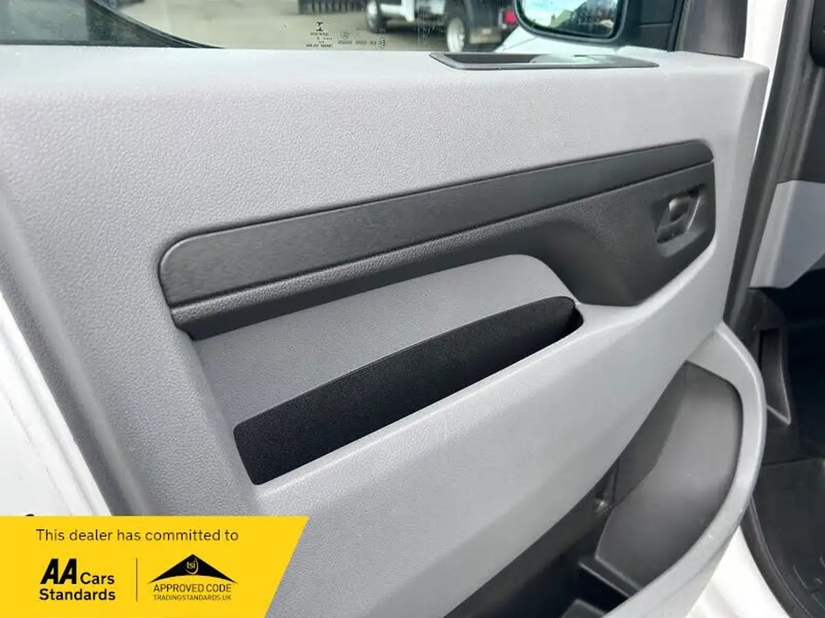 2020-vauxhall-vivaro-15td-2900-l2h1-dynamic-big-11