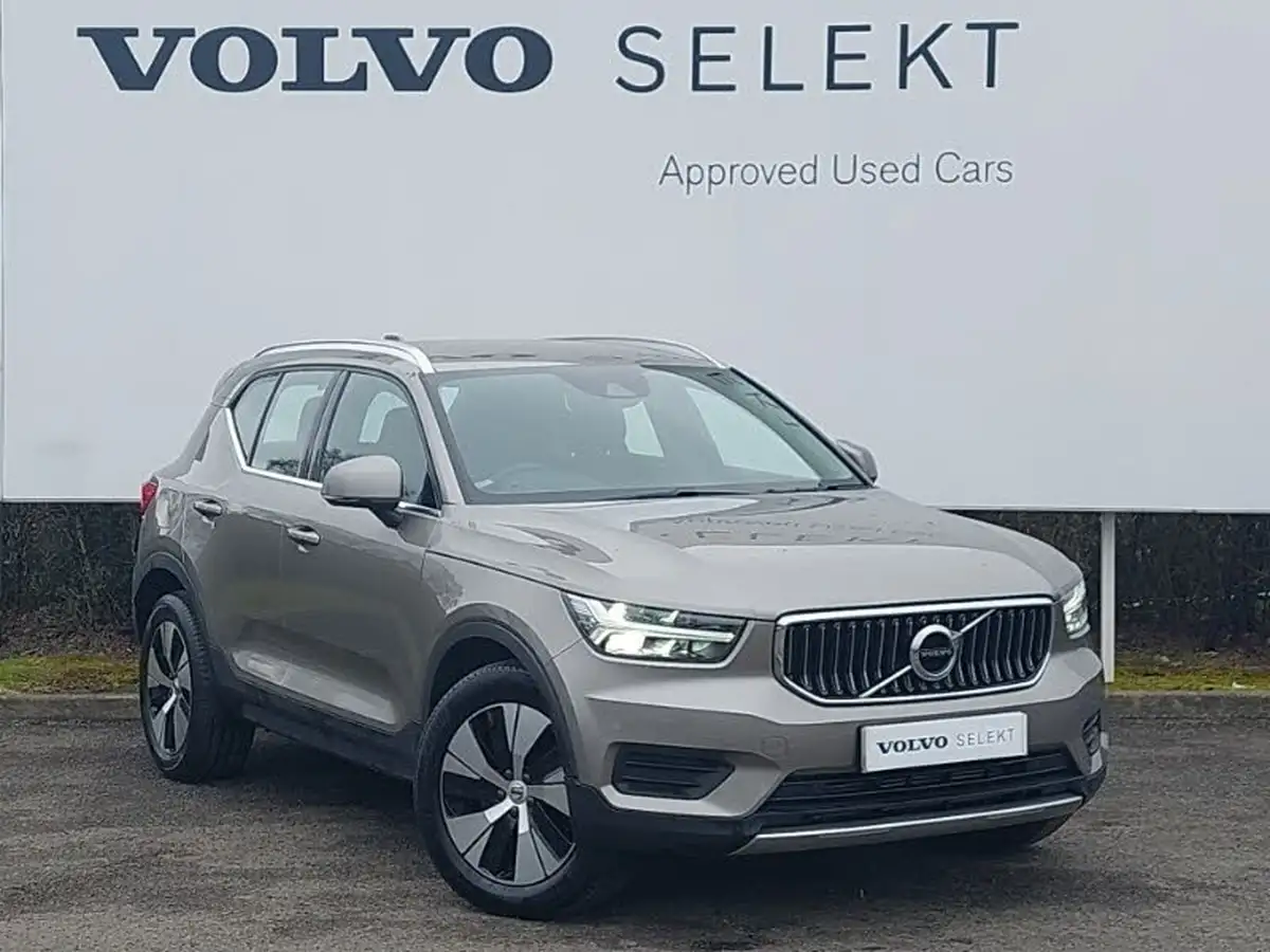 2022-volvo-xc40-15-t4-inscription-expression-big-0
